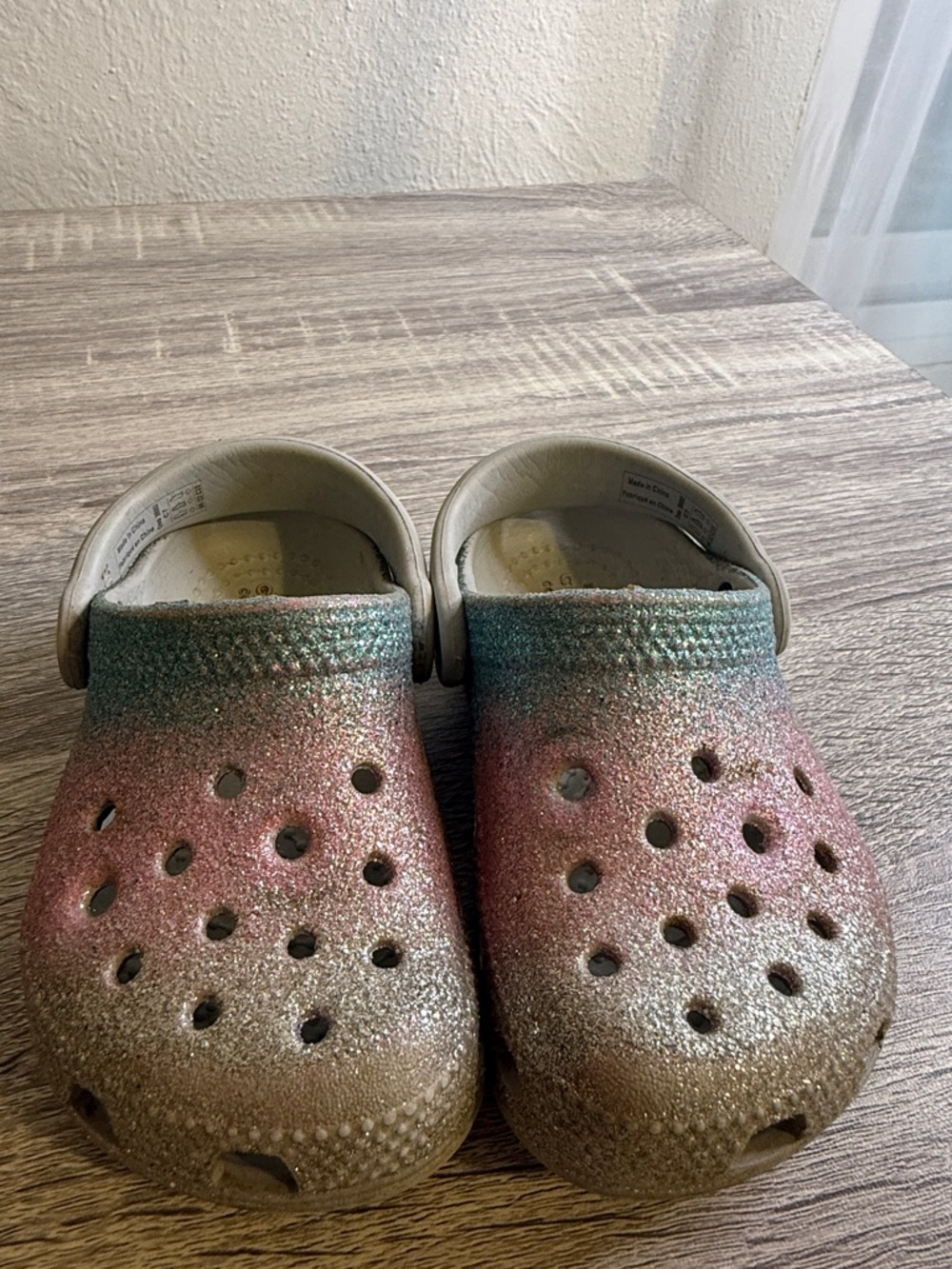 CROCS Kids Glitter Clogs in Pink and Green Ombre